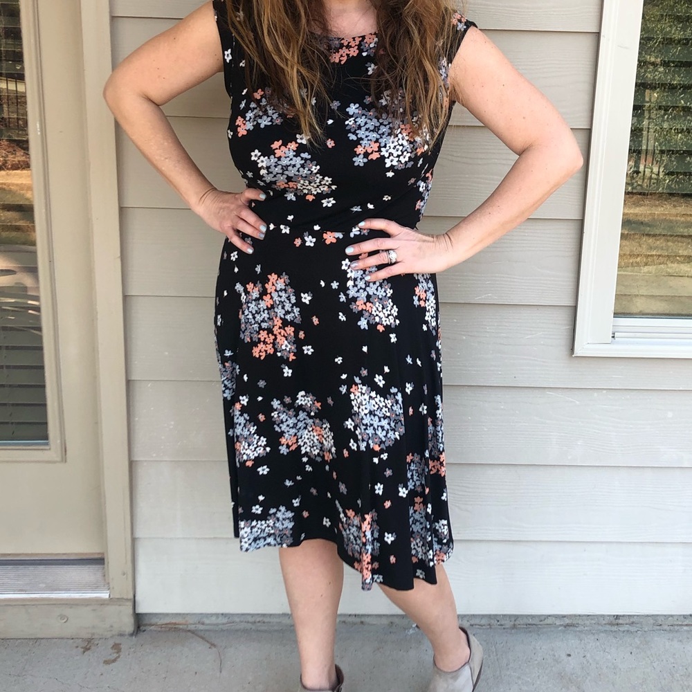 Loft flower dress 👗 🌸